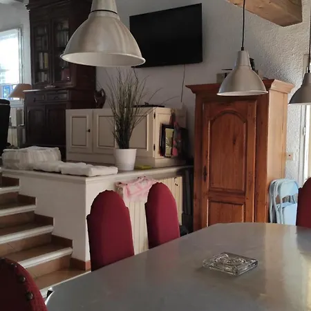 Ocre I Blau * קאנט אן רוסיון